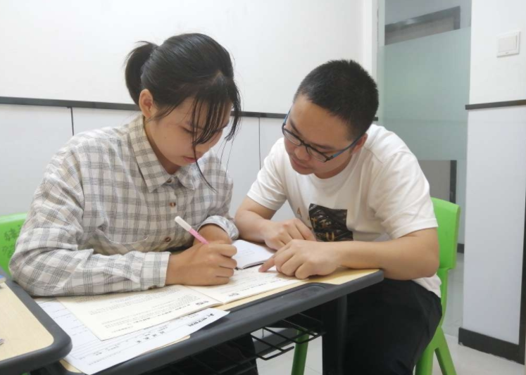 家教|住家家教再次出现在公共视野前，双减政策下，或将成为热门职业