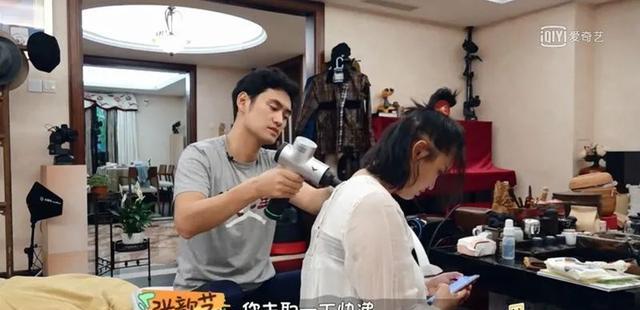 王祖蓝|王祖蓝“宠妻”人设崩塌，这个行为暴露了婚姻的真相……