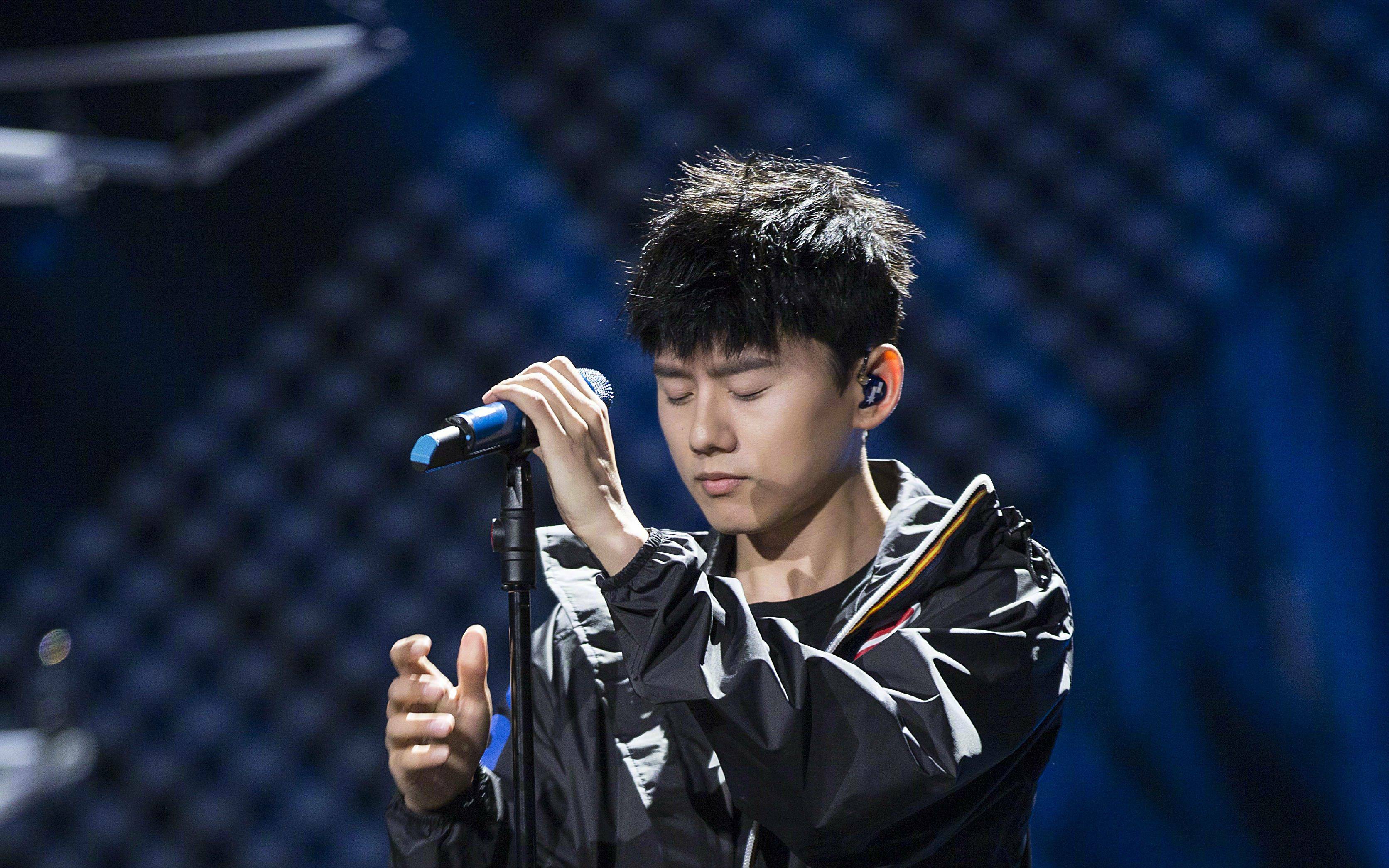 谢霆锋|央视国庆晚会阵容豪华，谢霆锋朱一龙任嘉伦胡歌登场，你期待谁？