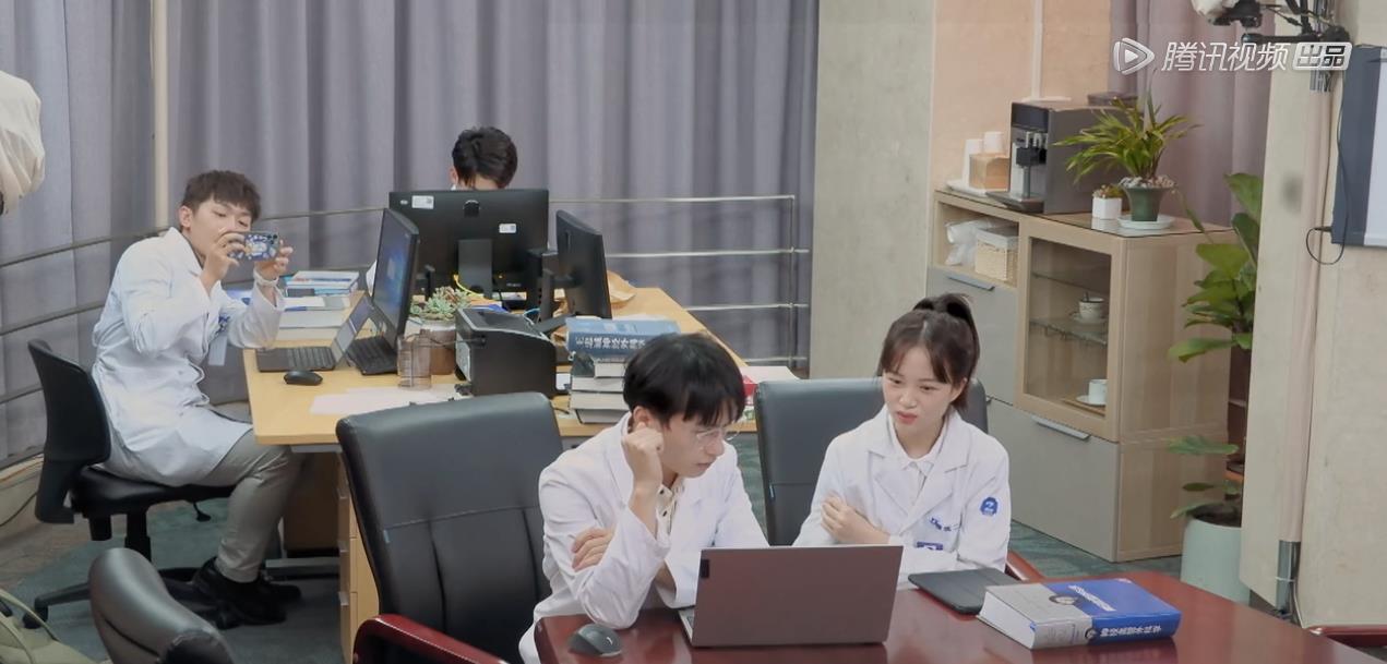 周深|《offer3》真人秀变相声专场，周深化身相声捧哏，拉满节目效果！