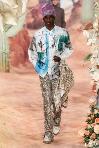 仟与仟寻|GD、陈冠希豪花百万美金入手其画作，DIOR新合作艺术家什么来历？