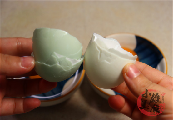 买鸭蛋时,选“青壳”还是“白壳”?区别很大,弄清楚再买不吃亏