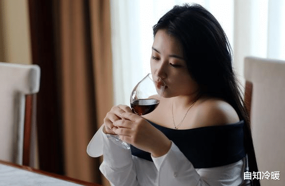 自知冷暖 这3种夫妻，要么已经出轨了，要么在出轨的路上，散伙是迟早的事！
