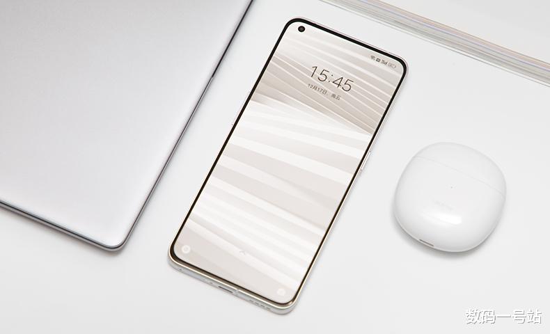 c语言|realme GT2 Pro预热:屏幕去除了塑料支架,对标小米12该怎么选?