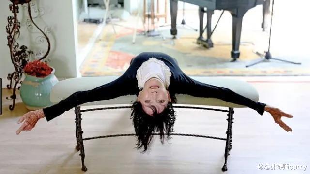 体态训练师curry|98岁活成18岁少女模样，这个女人让全世界惊艳、折服！