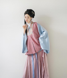 汉服资讯古装文化|秋天该如何选择合适的外搭？或许你该了解一下比甲啦~