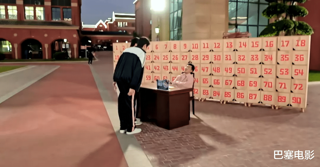 沈腾|2022又一个尴尬,《麻花特开心》首播效果糟糕,沈腾马丽也救不了