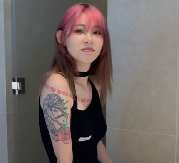 范上官|不雅视频被疯传，被爆身世造假的机车女神痞幼，到底是什么来头？