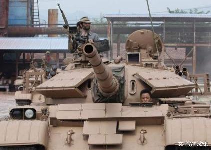 吴京|吴京没有军权，为何电影可以调动坦克，军方回答让人佩服