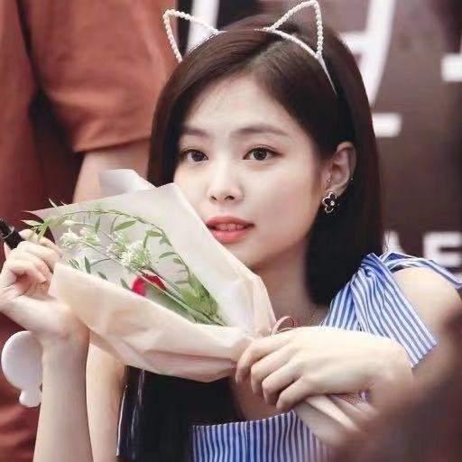 裴珠泫|年度女爱豆搜索榜：IU第一，泰妍裴珠泫人气高，而她却掉队了