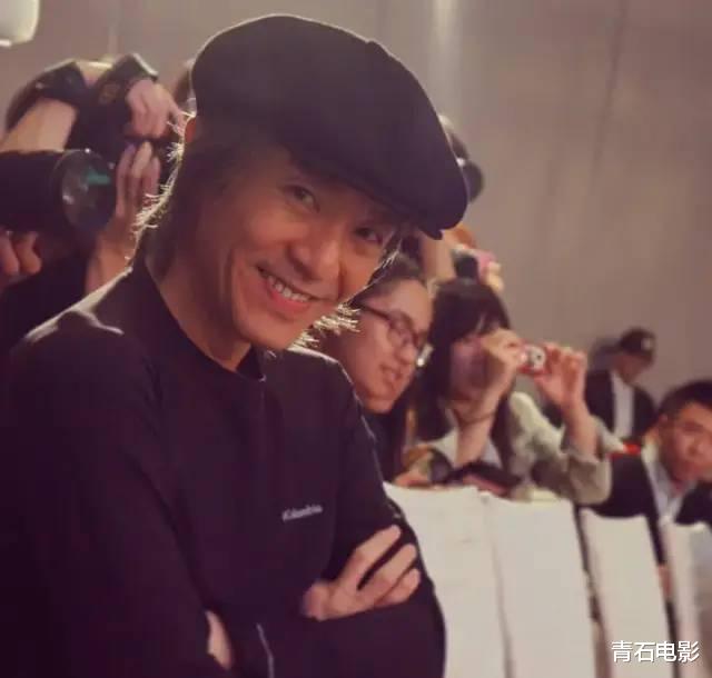 明星|淘二手衣服回家补、一张椅子用18年，这8个大明星，有钱也没乱花