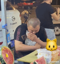 “出差一周回来后,看到家人给我装修的婚房!”我瞬间崩溃了