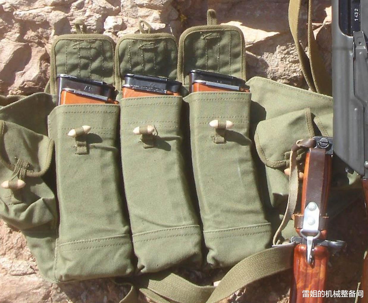飞行器|中国56式弹匣携行袋：简单粗暴却合理，开辟了步枪弹匣胸挂的先河