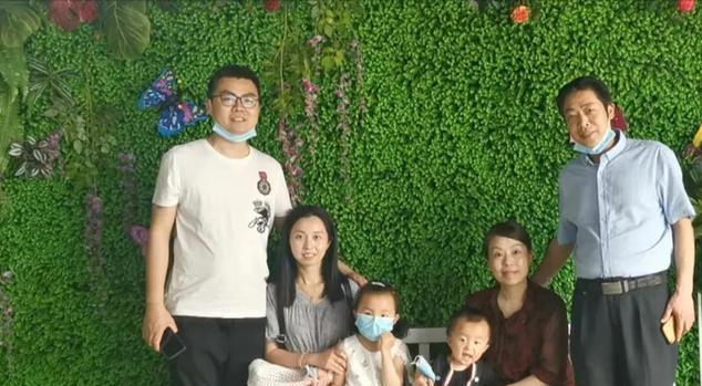 李多奎|田静抗疫回归，刚开直播就遇黑粉举报，身正不怕影子斜回答的妙啊