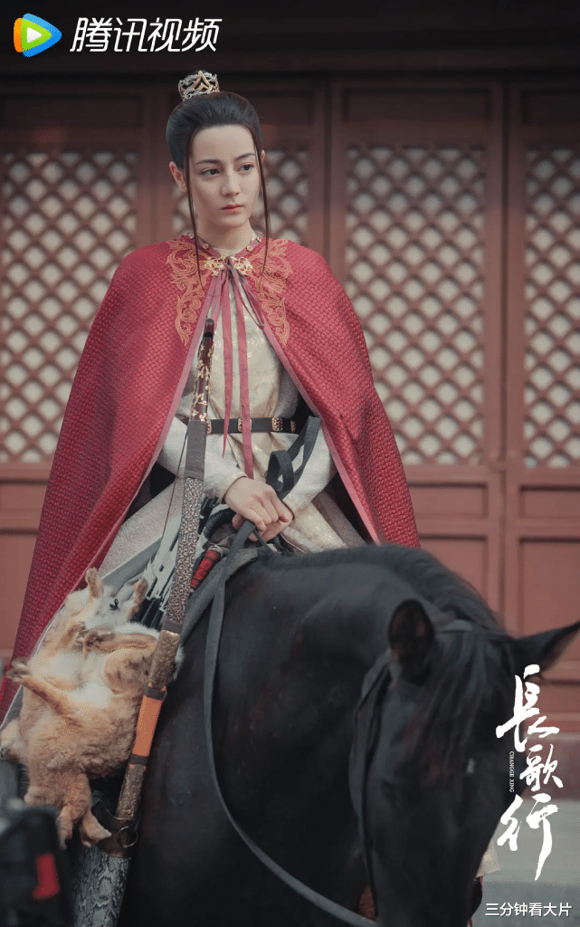 迪丽热巴|换了主场连风格都变了？赵露思《长歌行》走起柔弱风，有内味儿了