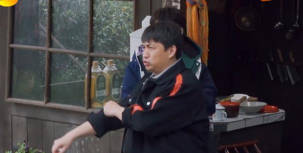 青簪行|张艺兴的牛肉被调包,黄磊替徒弟出头,导演瑟瑟发抖求放过