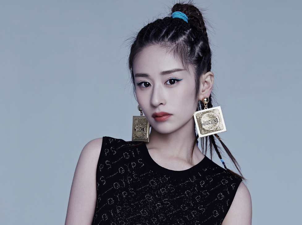 颖儿|让黄圣依忌惮8年，惹杨幂反感不来往，颖儿是情商低还是故意为之