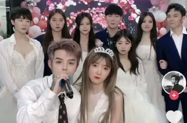 李佳琦|“顶流网红”被封杀，李佳琦：纵欲的样子真丑！