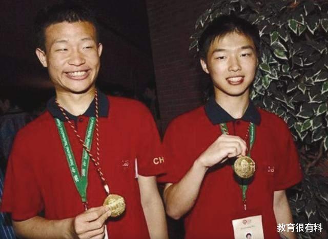 韦东奕|韦东奕为什么喜欢用矿泉水瓶？现在有没有女朋友？本人回应了