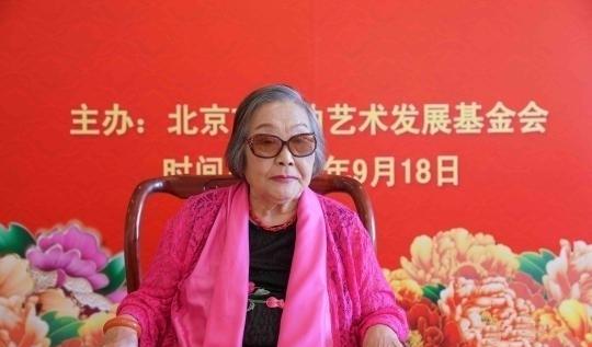 京剧|京剧名角赵燕侠曾遭戏院老板封杀，建国后赵燕侠拒绝他设宴款待