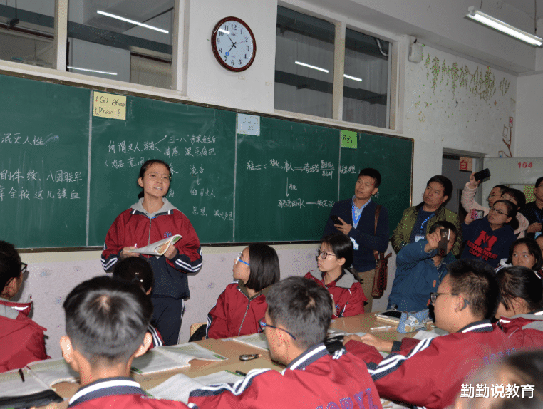 穿衣搭配|各大铁饭碗“春招”来了，年薪10W以上，考上就是“编制内”员工