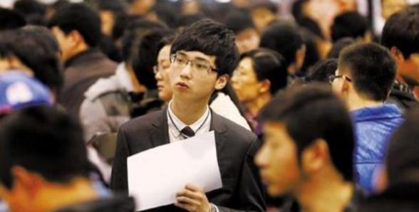 医生|受欢迎女婿职业排行榜出来了，公务员竟不是第一，榜首让父母踏实