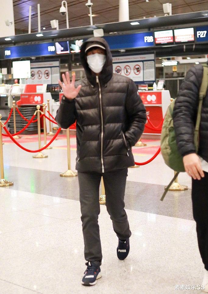 王力宏|王力宏现身北京机场，眉头紧锁躲避镜头，可能是他最后一次露面