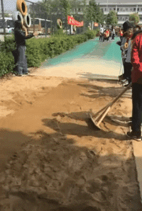 小姐姐|“在河边钓鱼，小姐姐却在旁边练瑜伽，这我哪里还有心思钓鱼？”哈哈哈哈哈