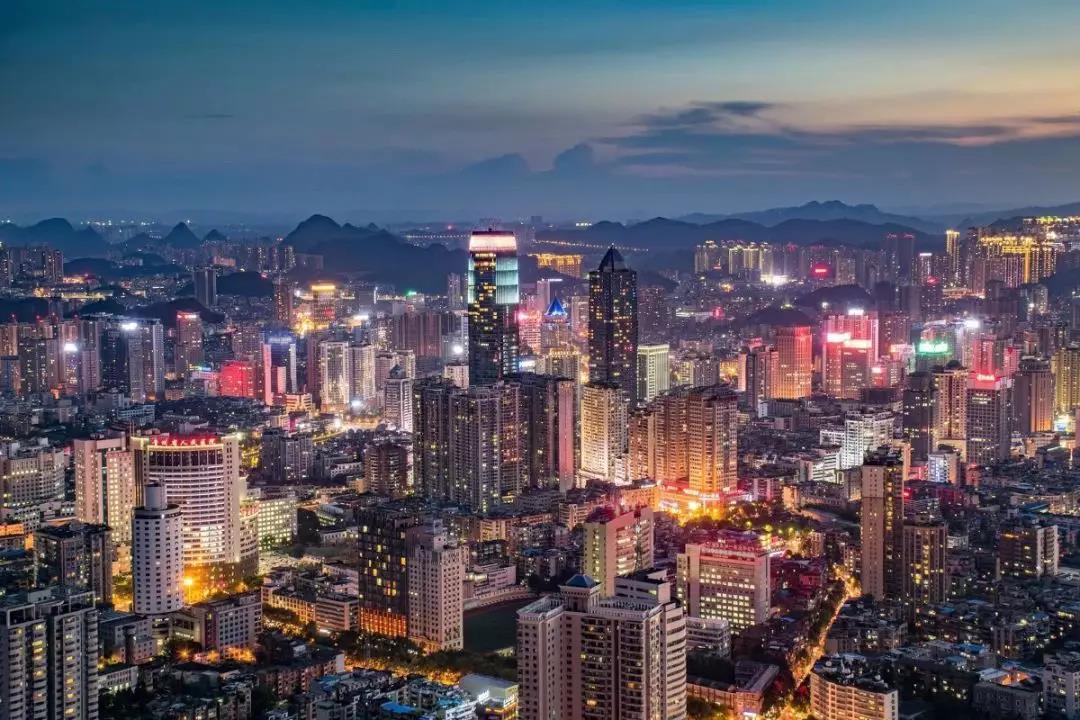 夜生活 贵阳：今后，请叫我“二线城市”