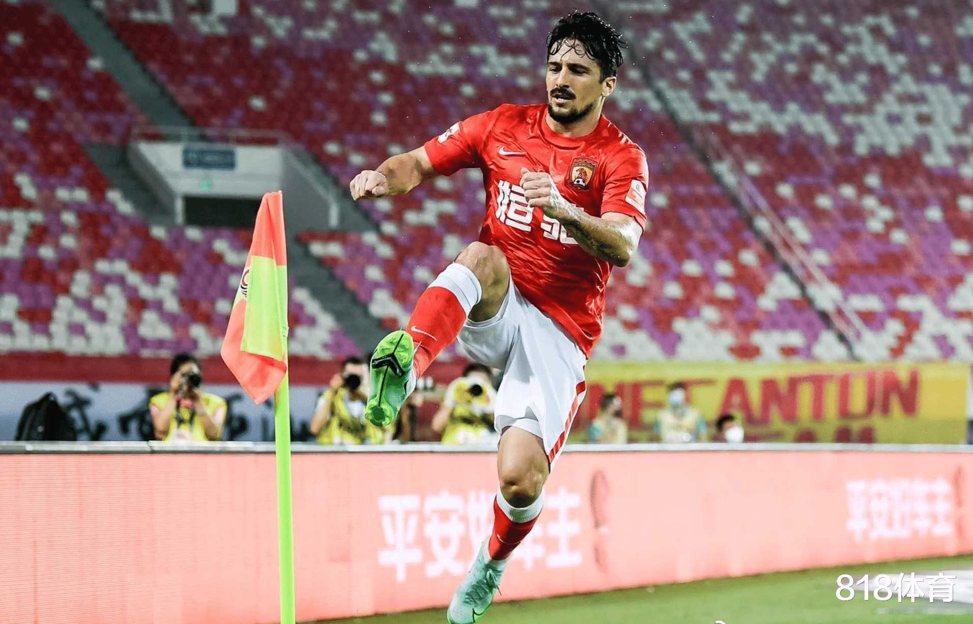 洛國(guó)富|不舍! 洛國(guó)富回巴西前道別: 告別時(shí)刻到了 我會(huì)為穿上國(guó)足戰(zhàn)袍努力