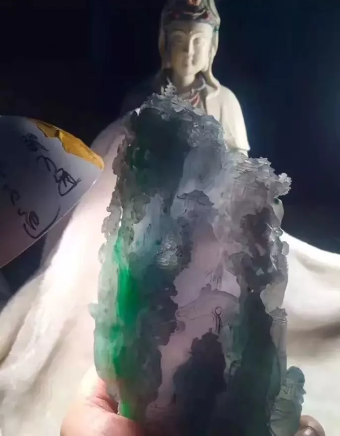 翡翠|叫价5亿的翡翠原石！却一只满色手镯都取不出来？