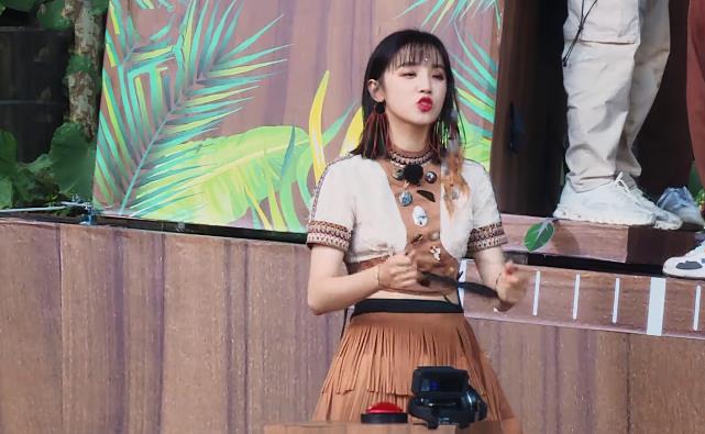 宋雨琦|宋雨琦不再称呼李晨“晨哥”，反用一字代替，暴露两人私下关系