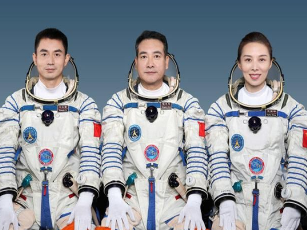 暗能量 神舟十三号出征！巾帼不让须眉，王亚平将成中国首位出舱女航天员