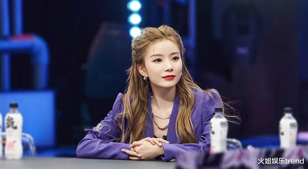 吴宣仪|吴宣仪新综艺《爆裂舞台》，主题曲表现力遭单依纯质疑