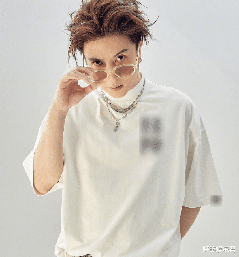 佘诗曼|贾乃亮火锅店开业，佘诗曼阿娇来助阵，无美颜下40岁状态引热议