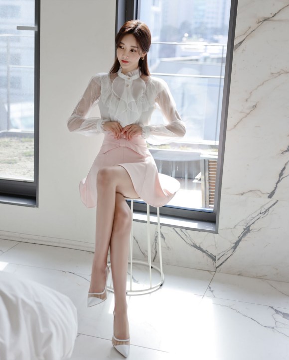 壹品穿搭|女神孙允珠的时尚搭配：雨幔波点透明小公主花领衣裙