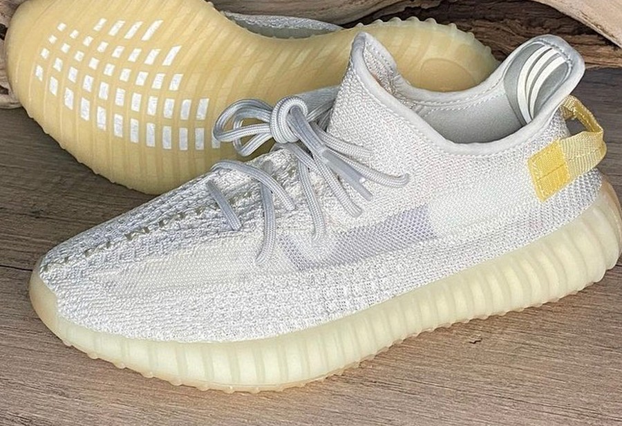 FLIGHTCLUB中文站|买一双顶两双!「纯白2.0」Yeezy 350 V2最新实物释出!