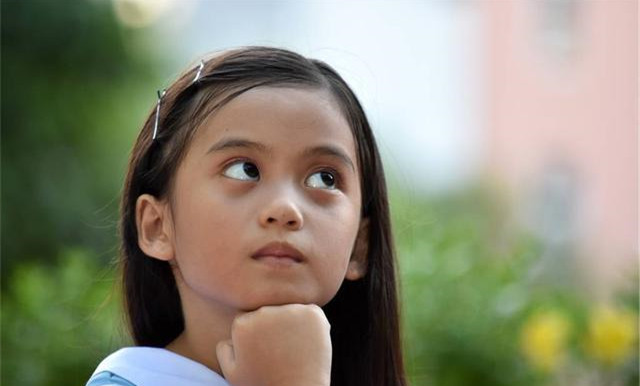 诺妈家有男宝娃|萌娃摆地摊“出圈”：你怎样对待金钱，命运怎样对待你！