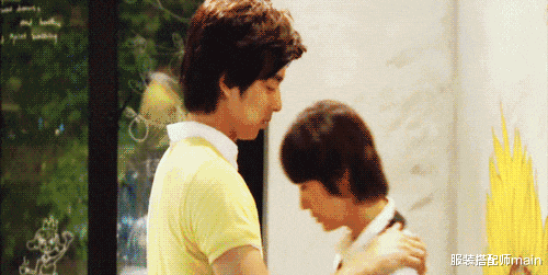 服装搭配师main 孔刘：韩国最会挑剧本的男人！演鬼怪大叔圈粉无数，43岁仍是少年