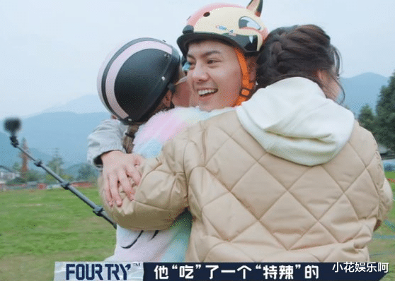 陈伟霆|不换睡衣便去拥抱陈伟霆，而他也大方回搂，网友：坐等两个人官宣