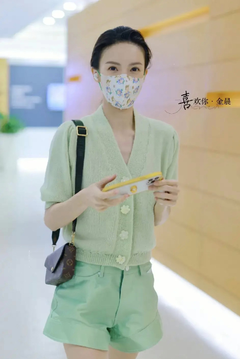 闲鱼有话说|金晨也太瘦了吧？超170的身高还不到90斤，穿热裤都显得空荡荡