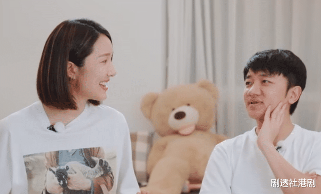 王祖蓝|王祖蓝为两位爱女庆生，晒一家四口温馨合照，三岁大女儿像极爸爸