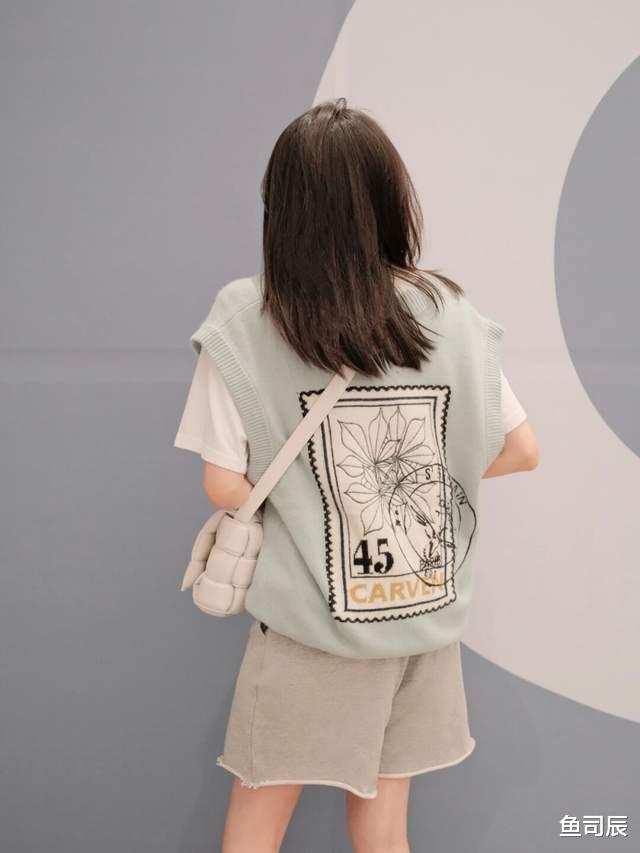 鱼司辰 想要穿衣不过时，借鉴这6位时尚博主的穿搭技巧，实用又洋气
