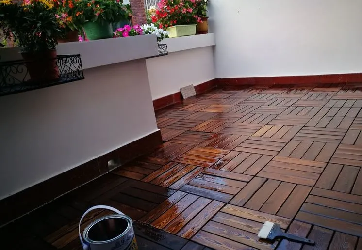 荒废了四年的10㎡北露台,改造成花园后,成了全家人最爱待的地方