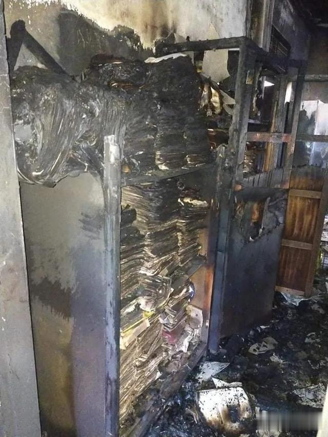 缅甸中文网 缅甸一法院发生火灾，大量摩托和卷宗被烧，内有蹊跷