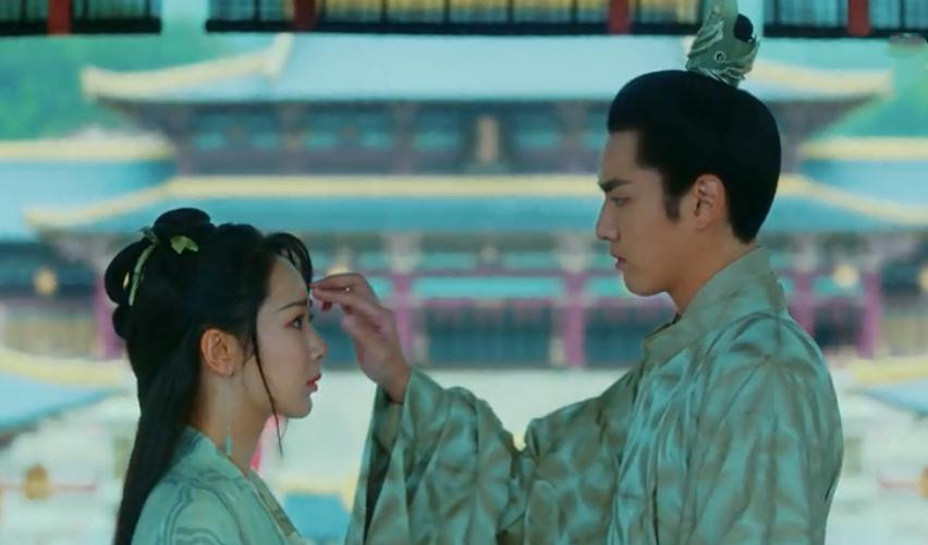 吴亦凡|吴亦凡事件发酵，经纪人自曝品牌解约损失或达亿元，杨紫也受牵连