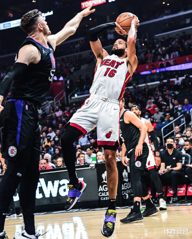 洛瑞|NBA神剧情！洛瑞末节空砍22分，乔治27分带队6连胜，没小卡仍力压湖人