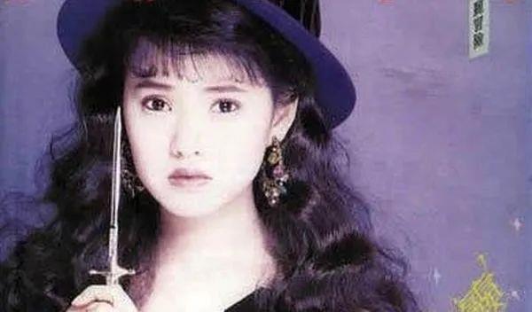 伊能静|伊能静的浪荡情史，靠美色征服3个男人，婚内出轨葬送23年感情