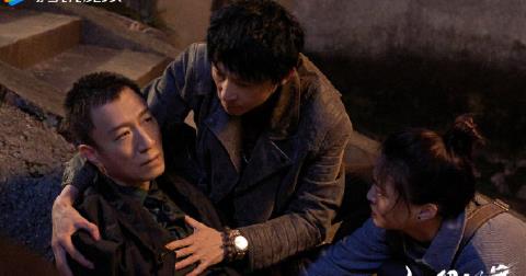 盗版|《扫黑风暴》盗版片源泄漏谁之过？平台吃相难看，不足以成为理由