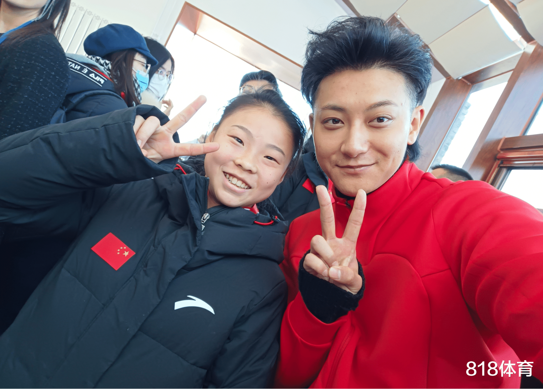 黄子韬|猛男害羞! 管晨辰追星黄子韬被叫小不点, 黄子韬不好意思找她要微信